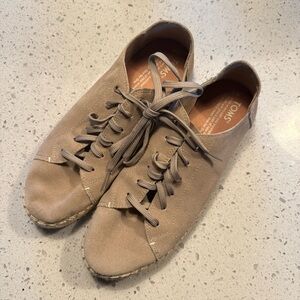 Like new TOMS Women's Lena Suede Sneakers desert taupe or tan size 8
